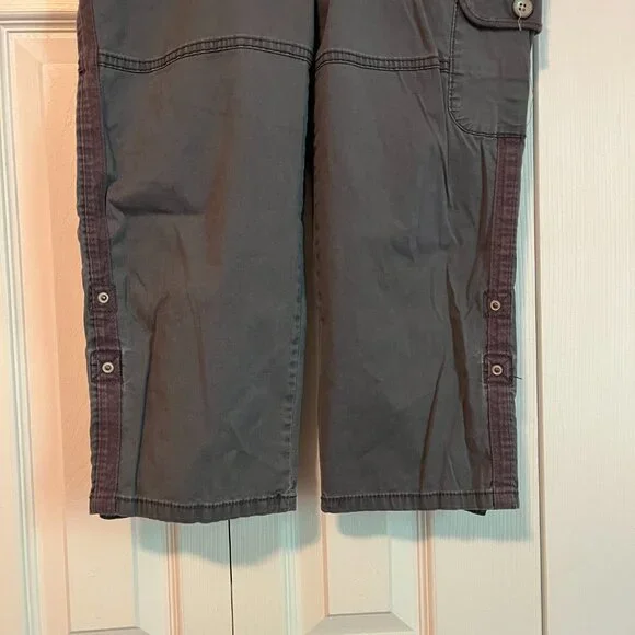 Capris - Picture 3 of 4